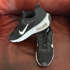 Nike AirMax Black and White Sneakers